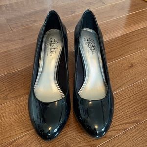 LifeStride Black Pump